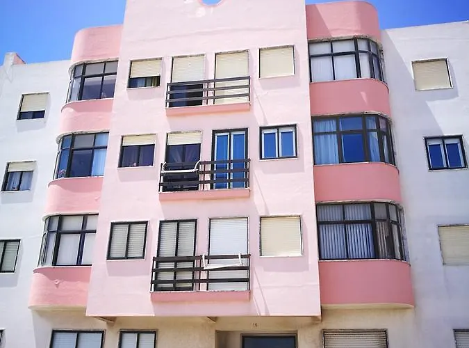 Apartment Peniche's Blue & Yellow Peniche