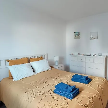 Apartment Peniche's Blue & Yellow *