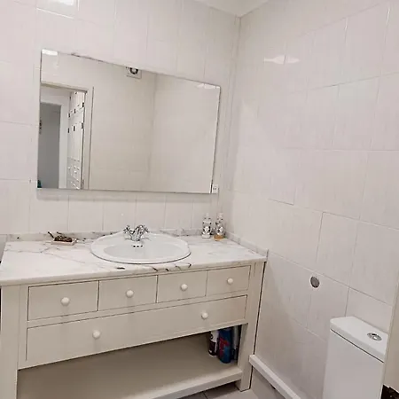 Peniche's Blue & Yellow Apartman *