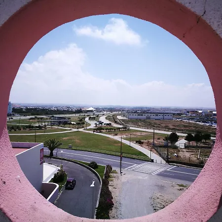 Peniche's Blue & Yellow Apartman *